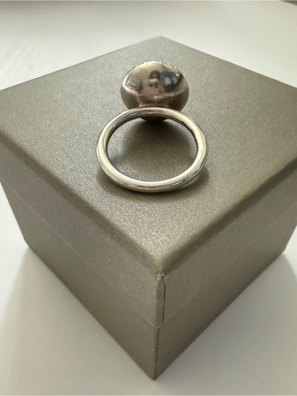 Size 8 - Pandora Sterling Silver Brilliant Legacy Ring w/Pink Zirconia Gemstone. - Picture 3 of 8